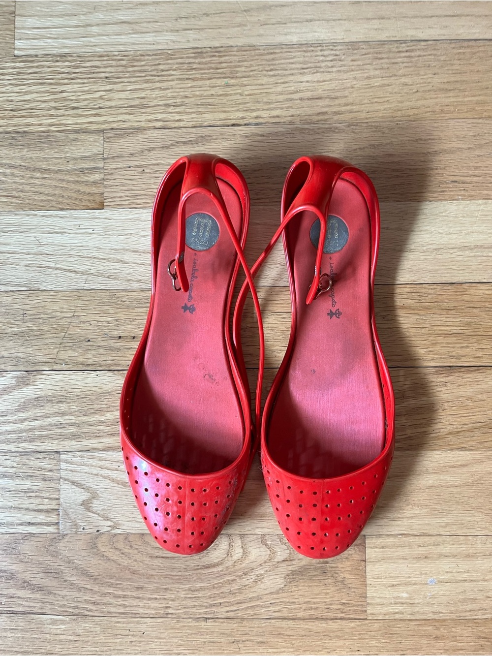 Melissa x Isabela Capeto Sweet Lips Red Jelly
Flats Ankle Strap size 8